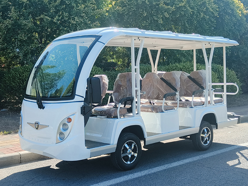11座电动观光车白色
