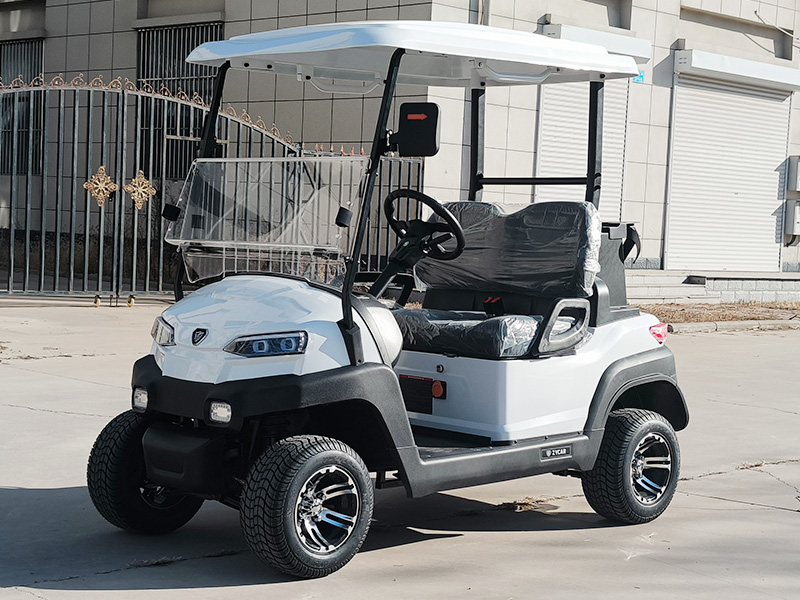 2座高尔夫球车白色