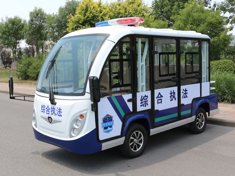 8座封闭改装电动巡逻车