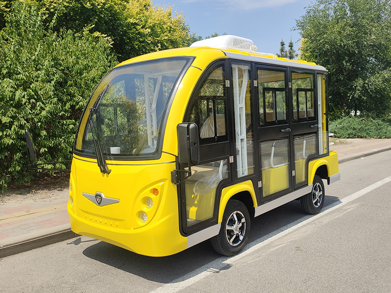 8座封闭电动观光车黄色