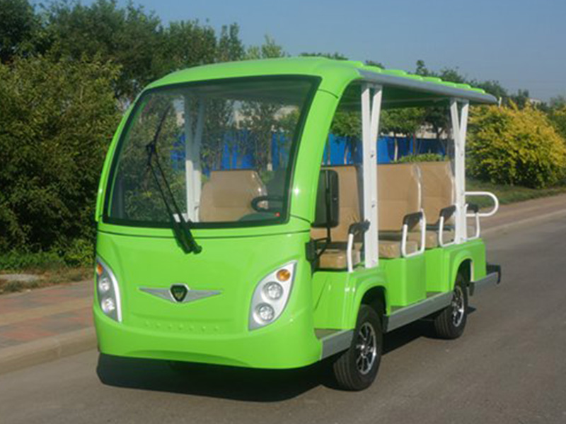 11座电动观光车绿色