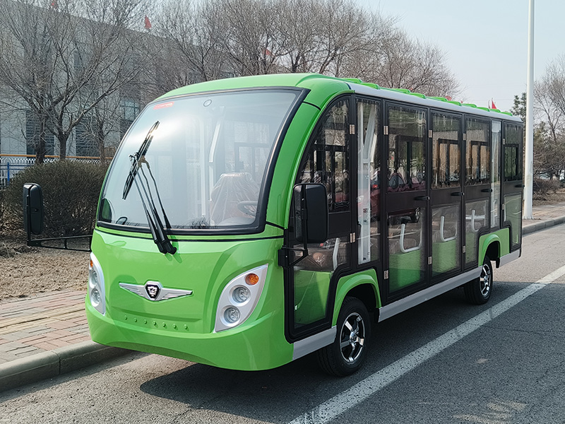 14座封闭电动观光车绿色
